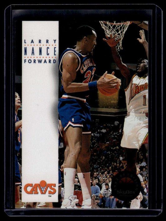 1993-94 SkyBox Premium #51 Larry Nance