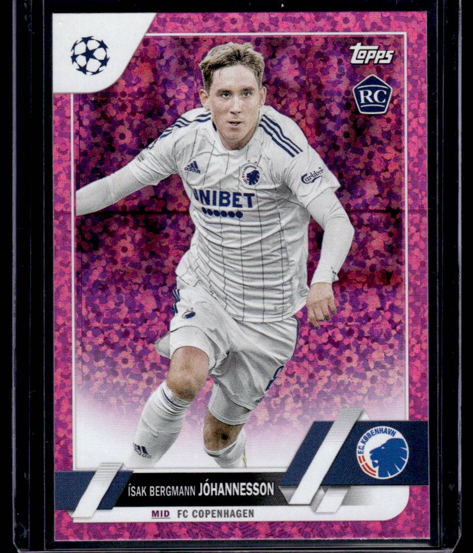 2022-23 Topps UEFA CC #189 Ísak Bergmann Jóhannesson Pink Sparkle Foil