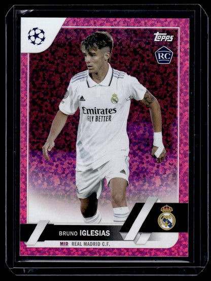 2022-23 Topps UEFA Club Competitions #114 Bruno Iglesias Pink Sparkle Foil