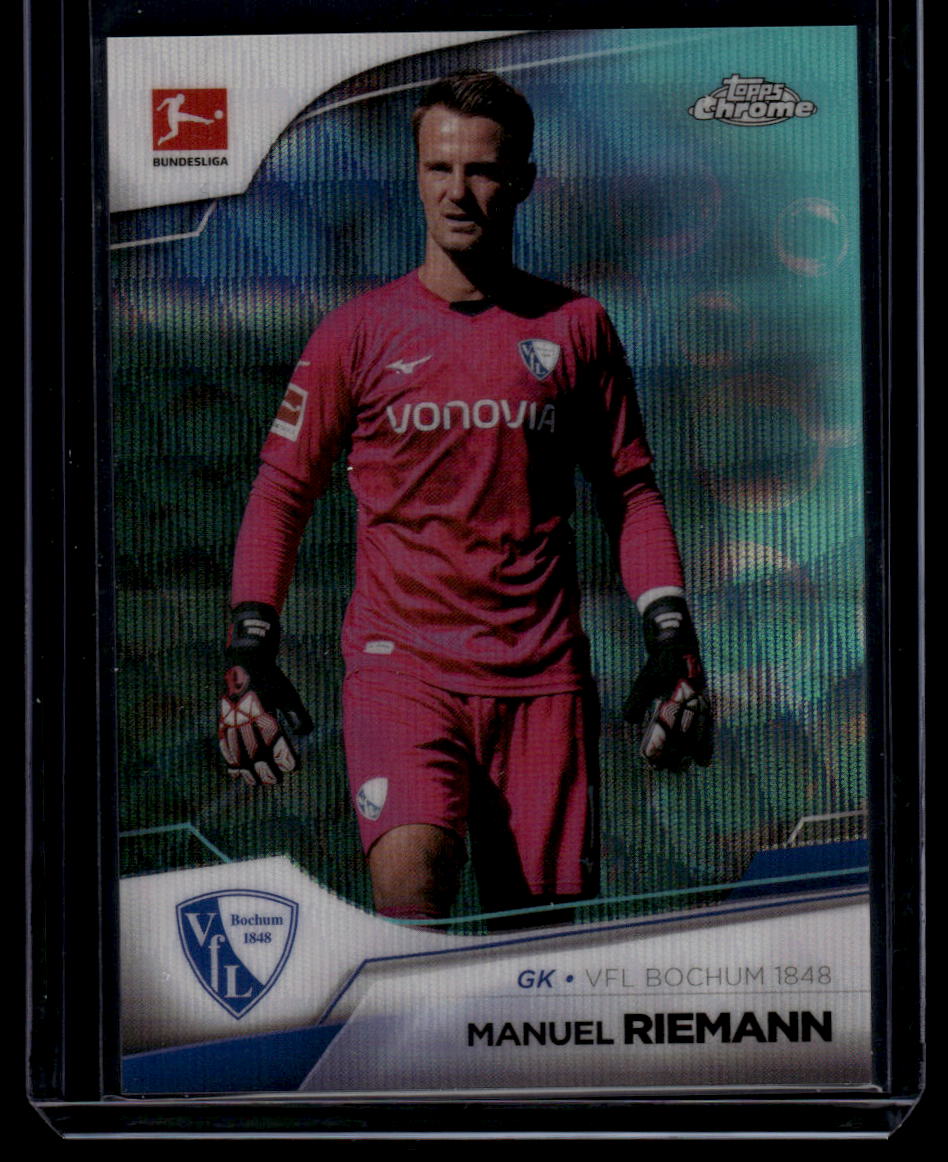 2022-23 Topps Chrome Bundesliga #17 Manuel Riemann Aqua Bubble Refractor #/275